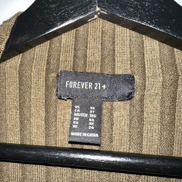 Forever 21 Long Sleeve - Picture 2 of 2